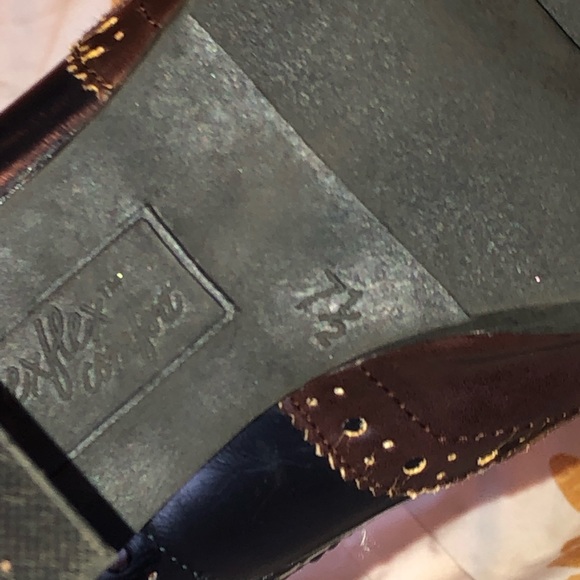 Vintage Oxford Heels Black and Brown Scallop - Picture 5 of 5